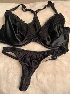 Victoria's Secret Black Satin & Lace Underwire Bra with Matching Thong